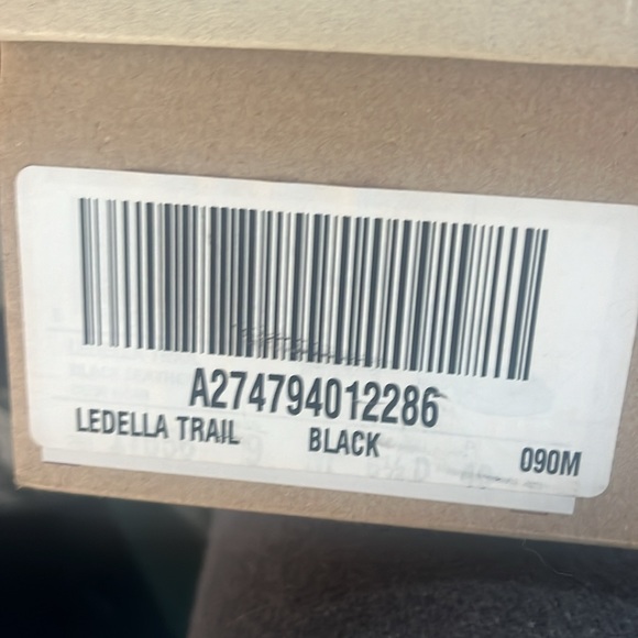 Clarks Boots Women's 9.5 Black Hiking Lace Up cushion comfort store display - Picture 15 of 15